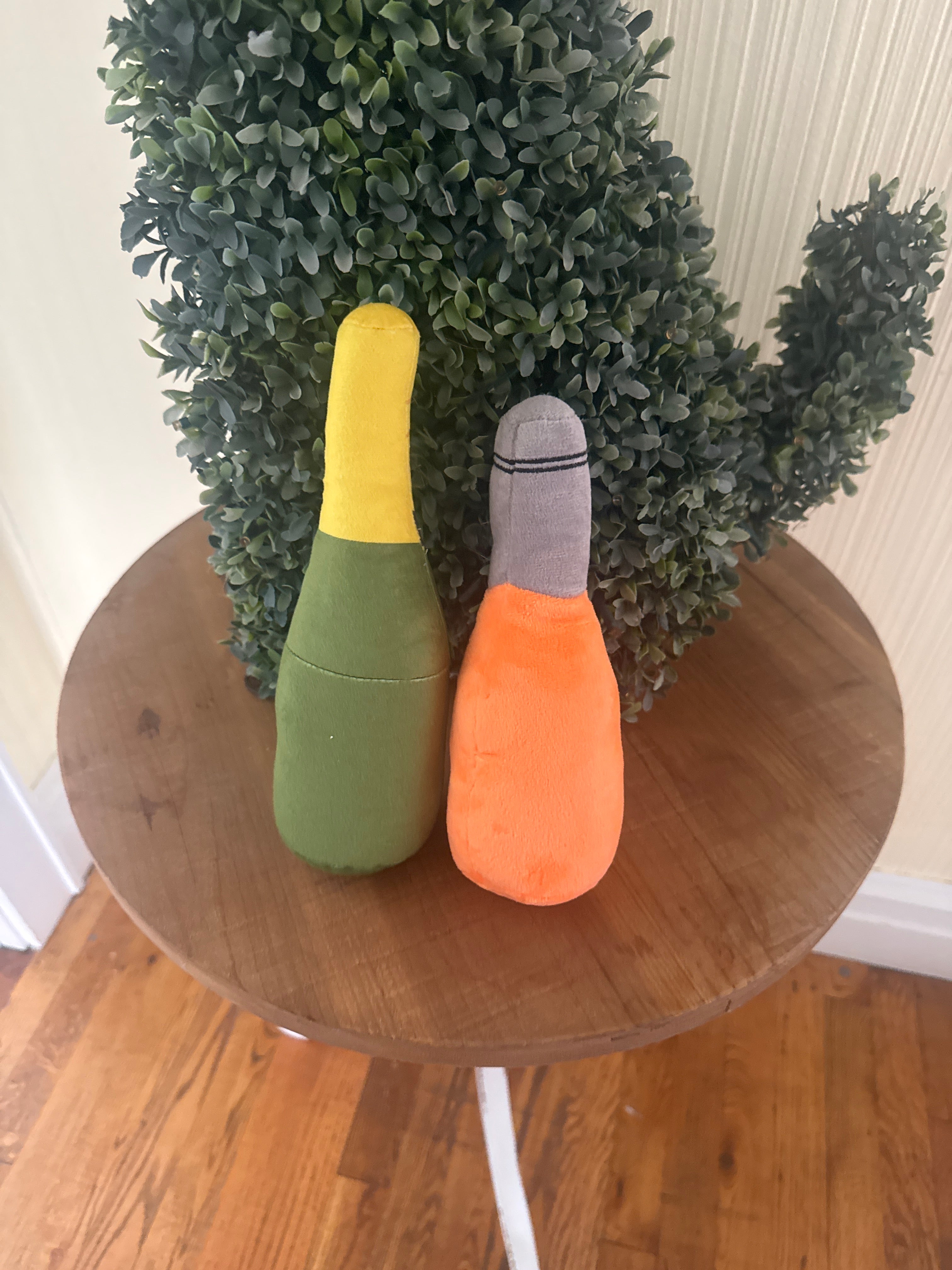 Woofplus champagne chew toys