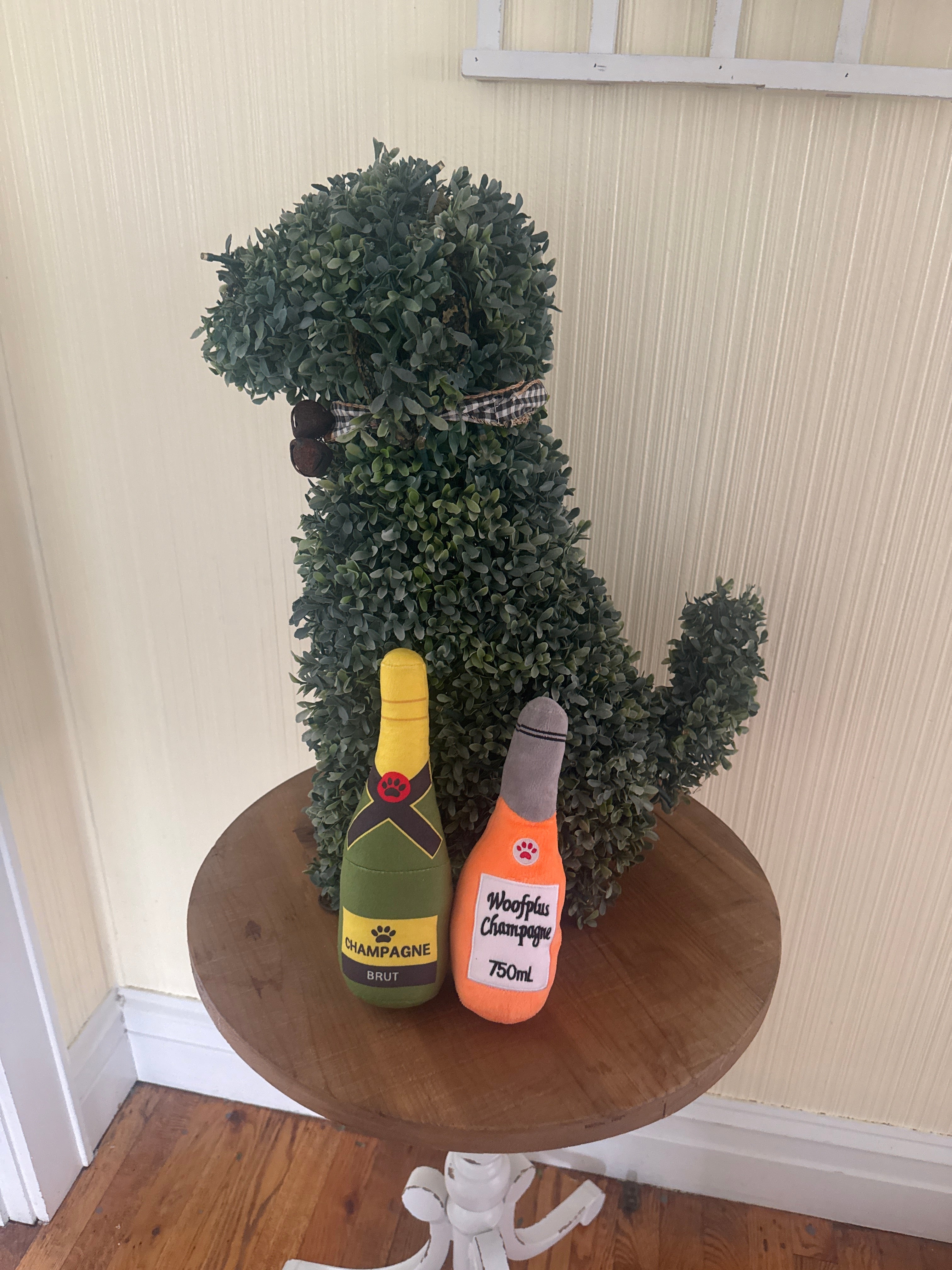 Woofplus champagne chew toys