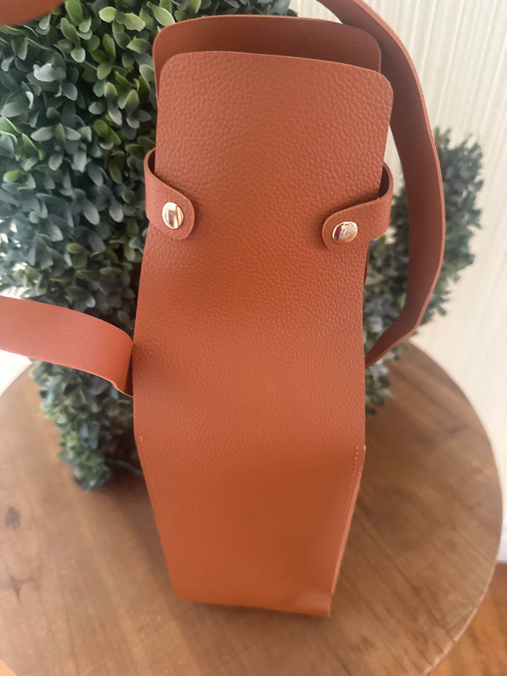 Wine bottle carrier